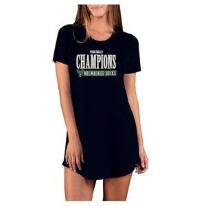 Milwaukee Bucks  Womens  Small  NBA 2021 Champions Marathon Nightshirt Black